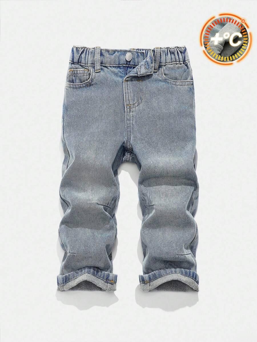 niebieskie spodnie jeans 