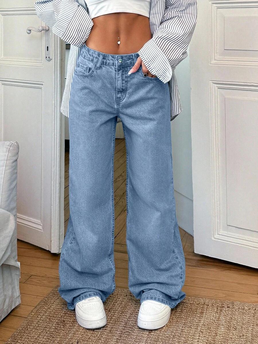 niebieskie spodnie jeans 