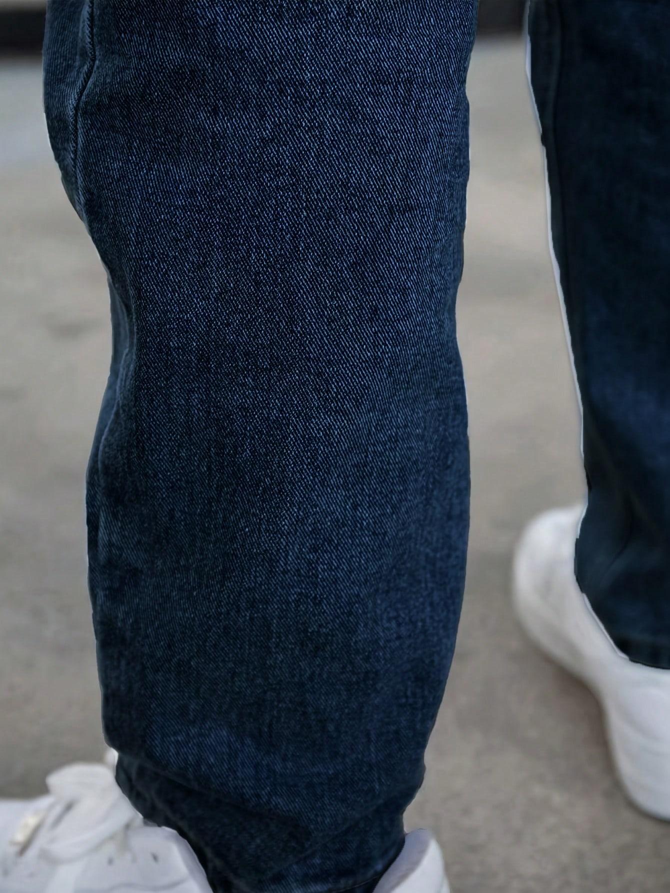 niebieskie spodnie jeans 