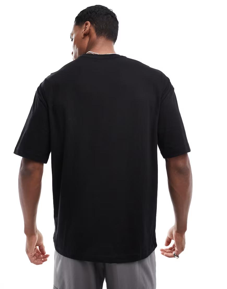 KLASYCZNY CZARNY T-SHIRT OVERSIZE OKRĄGŁY DEKOLT