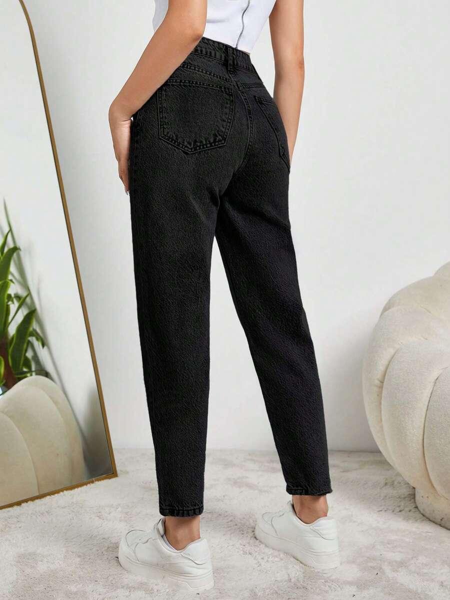 czarne spodnie mom jeans