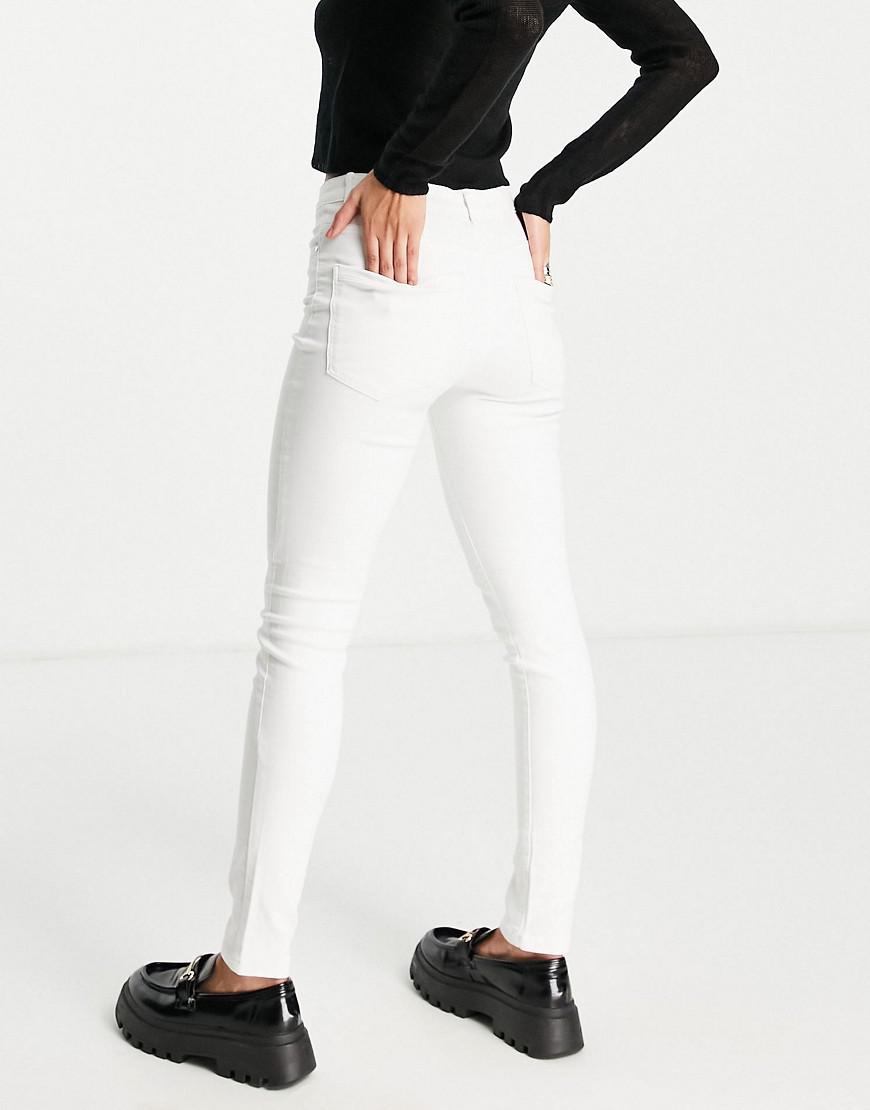 BIAŁE SPODNIE JEANS