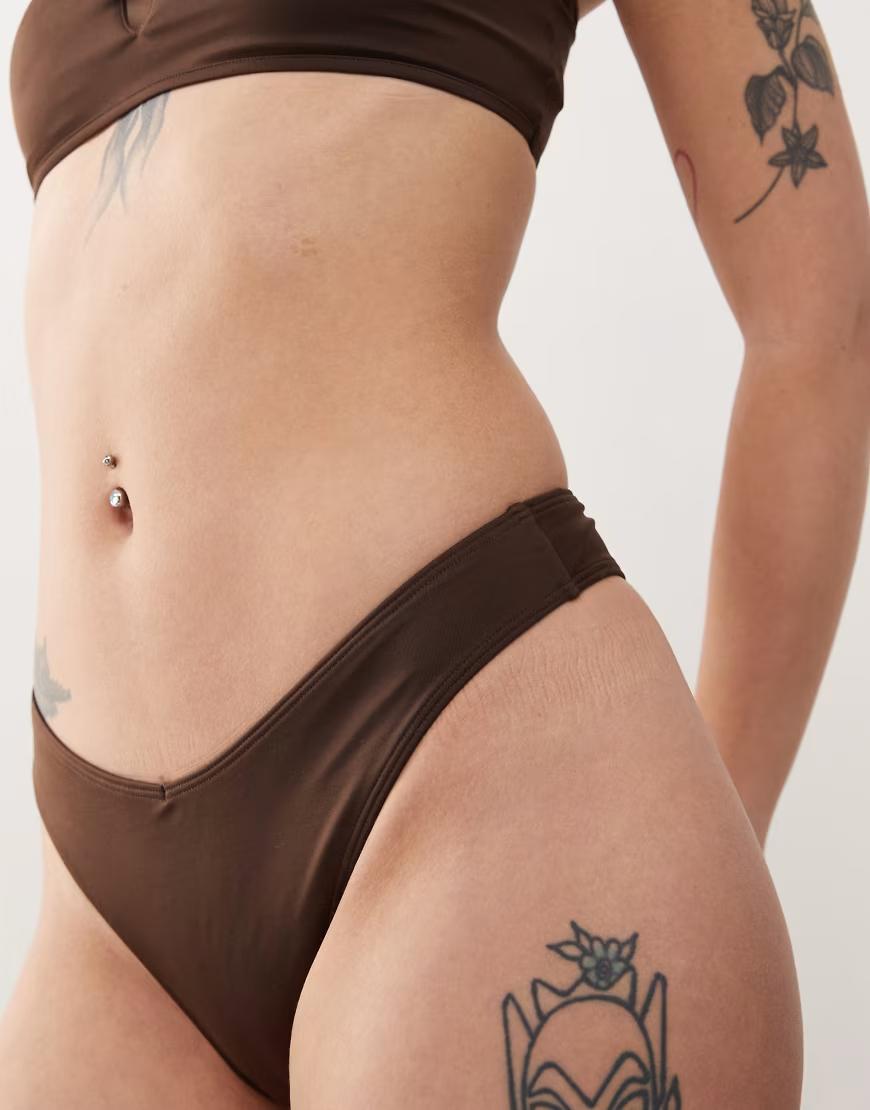 BRĄZOWY DÓŁ OD BIKINI