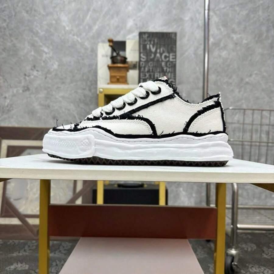 SZNUROWANE BUTY SPORTOWE