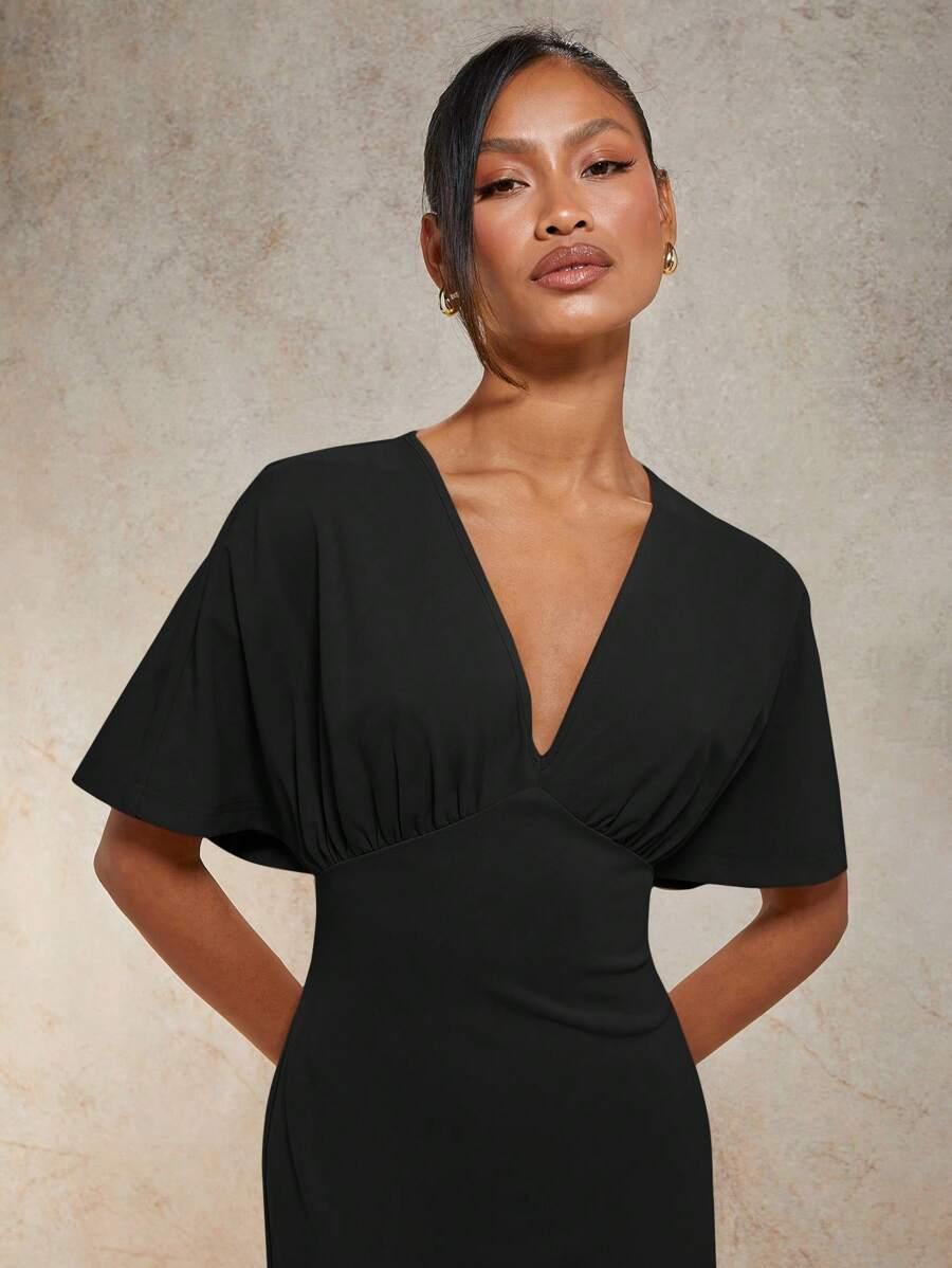 CZARNA MAXI SUKIENKA V NECK