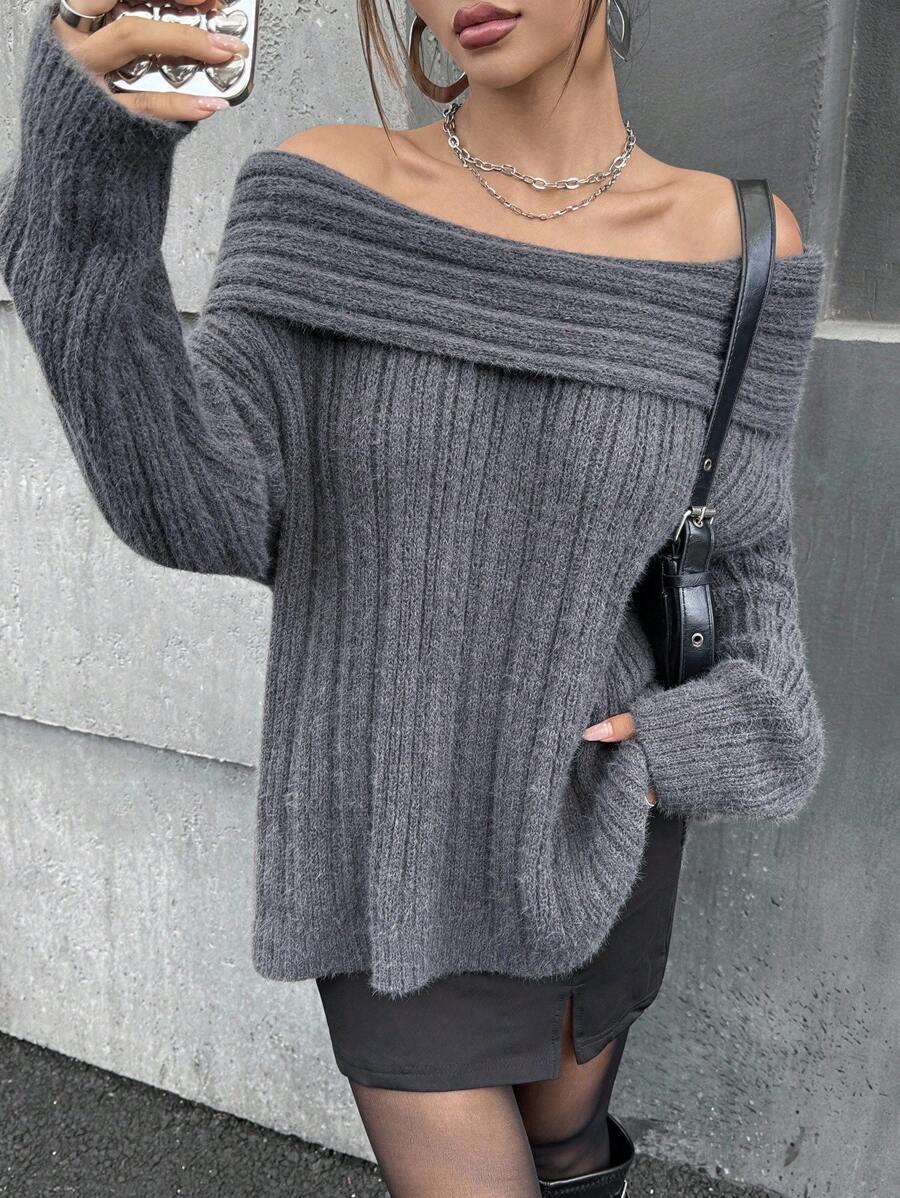 SWETER Z ODKRYTYMI RAMIONAMI