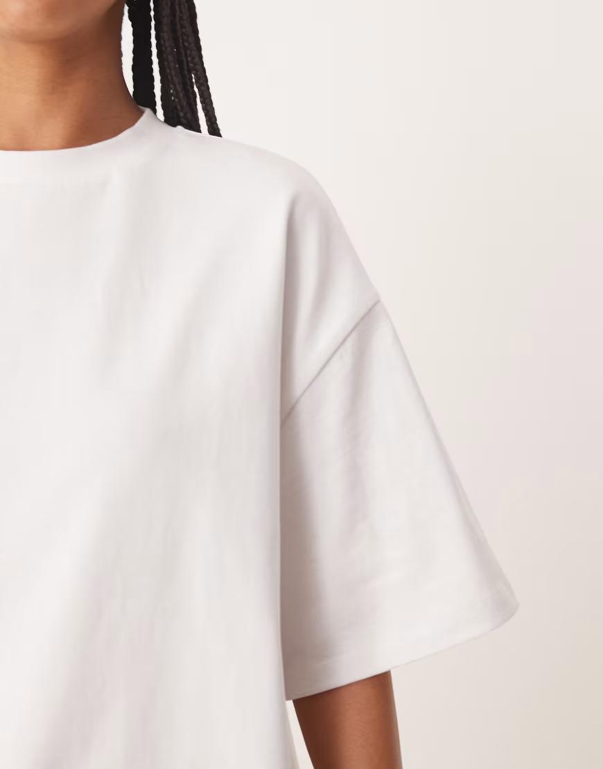 BIAŁY T-SHIRT OVERSIZE