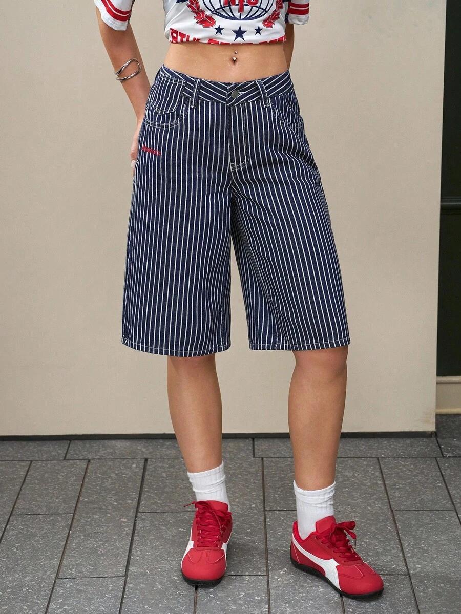 spodenki w paski casual