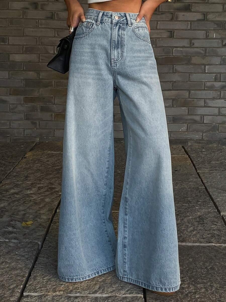 niebieskie spodnie jeans