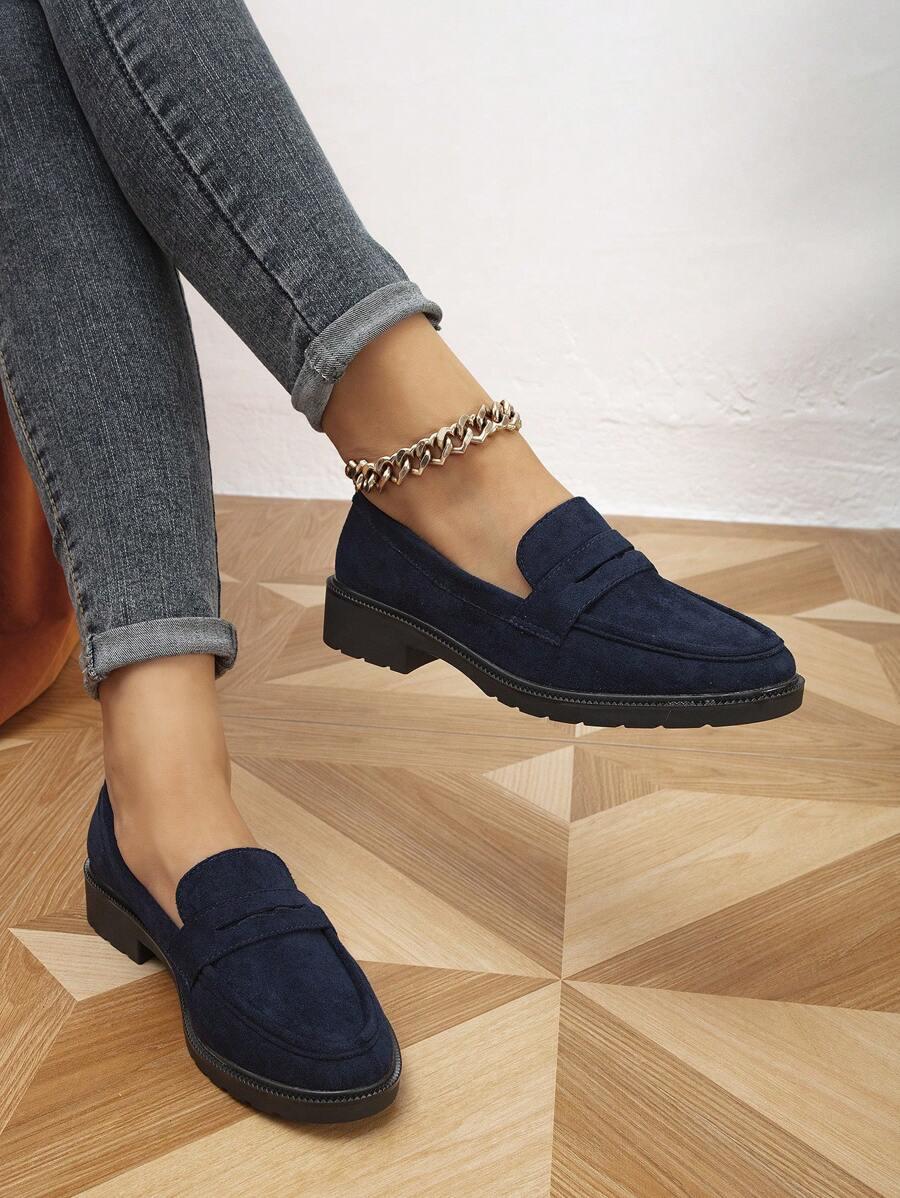 granatowe mokasyny casual