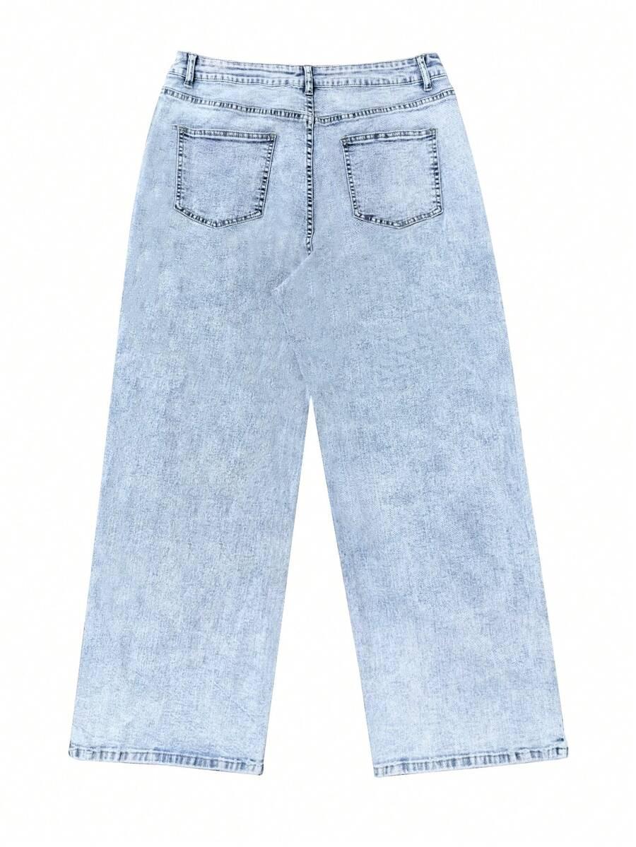niebieskie spodnie jeans