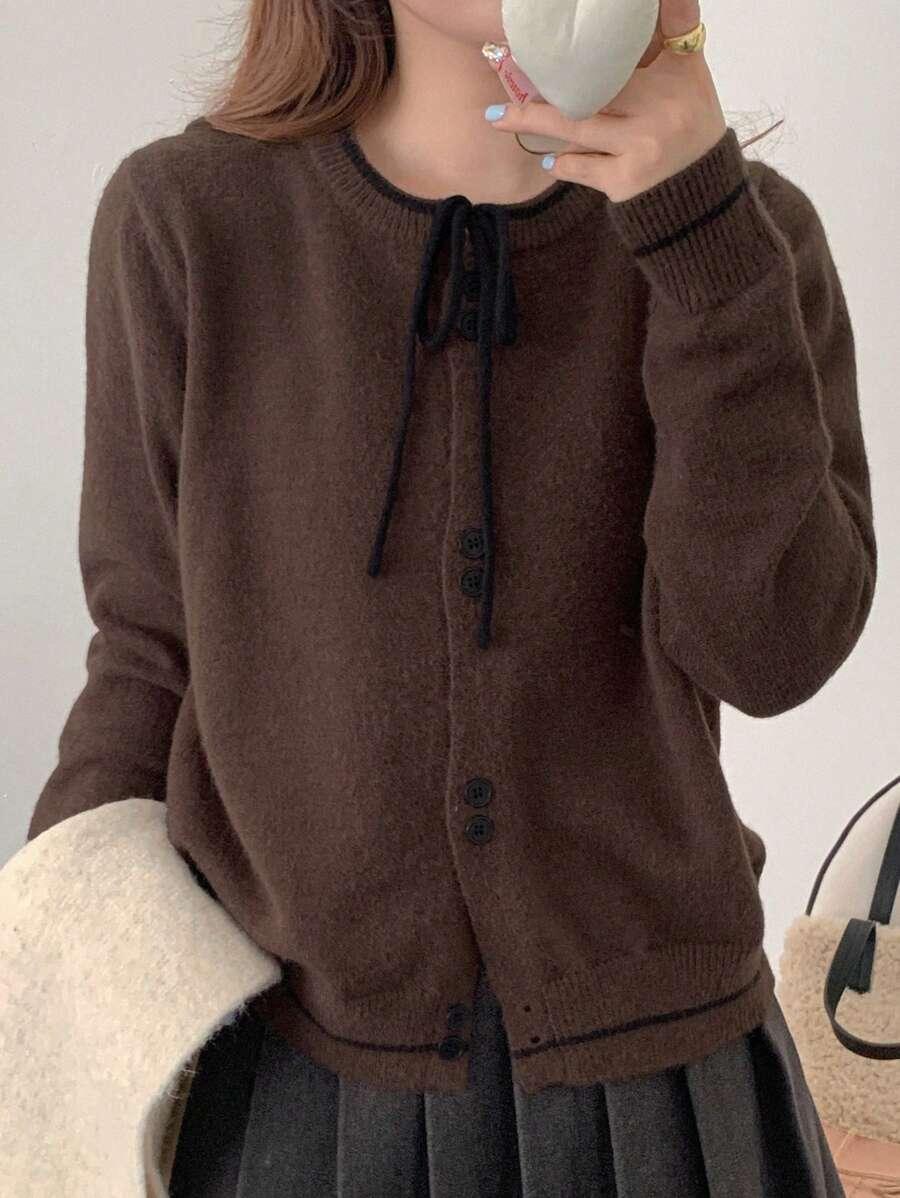 BRĄZOWY SWETER GUZIKI