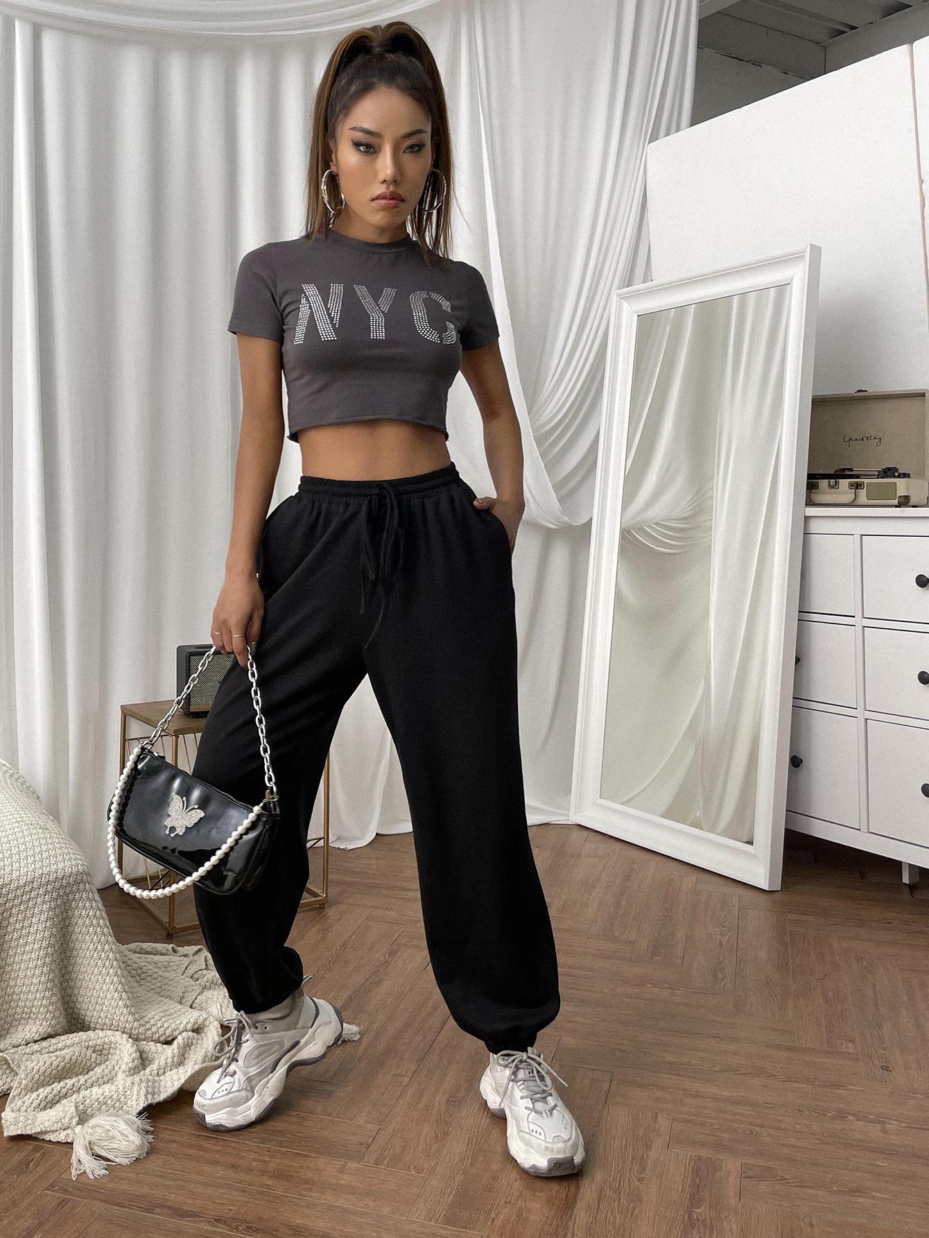 szary crop top napis nyc połysk