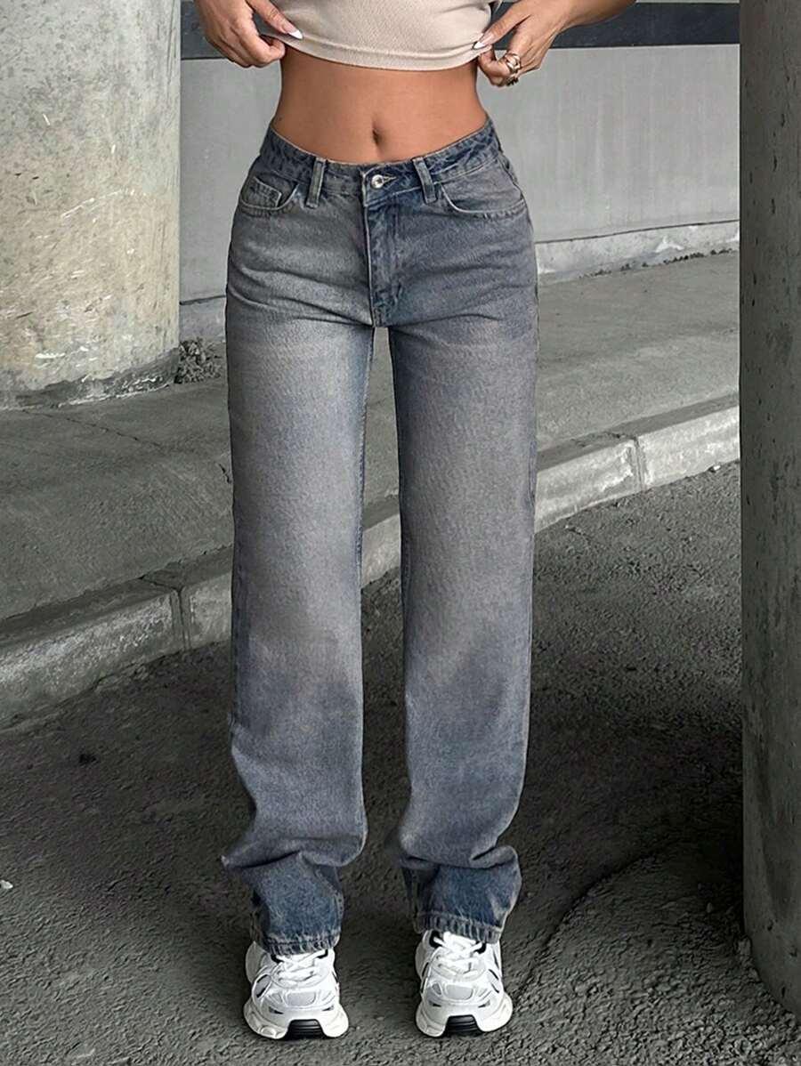 niebieskie spodnie jeans 