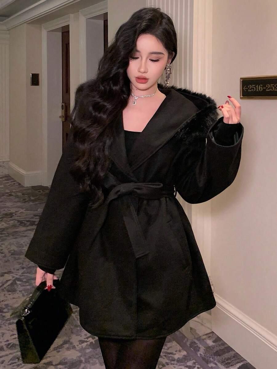 CZARNY PŁASZCZ FUTERKO