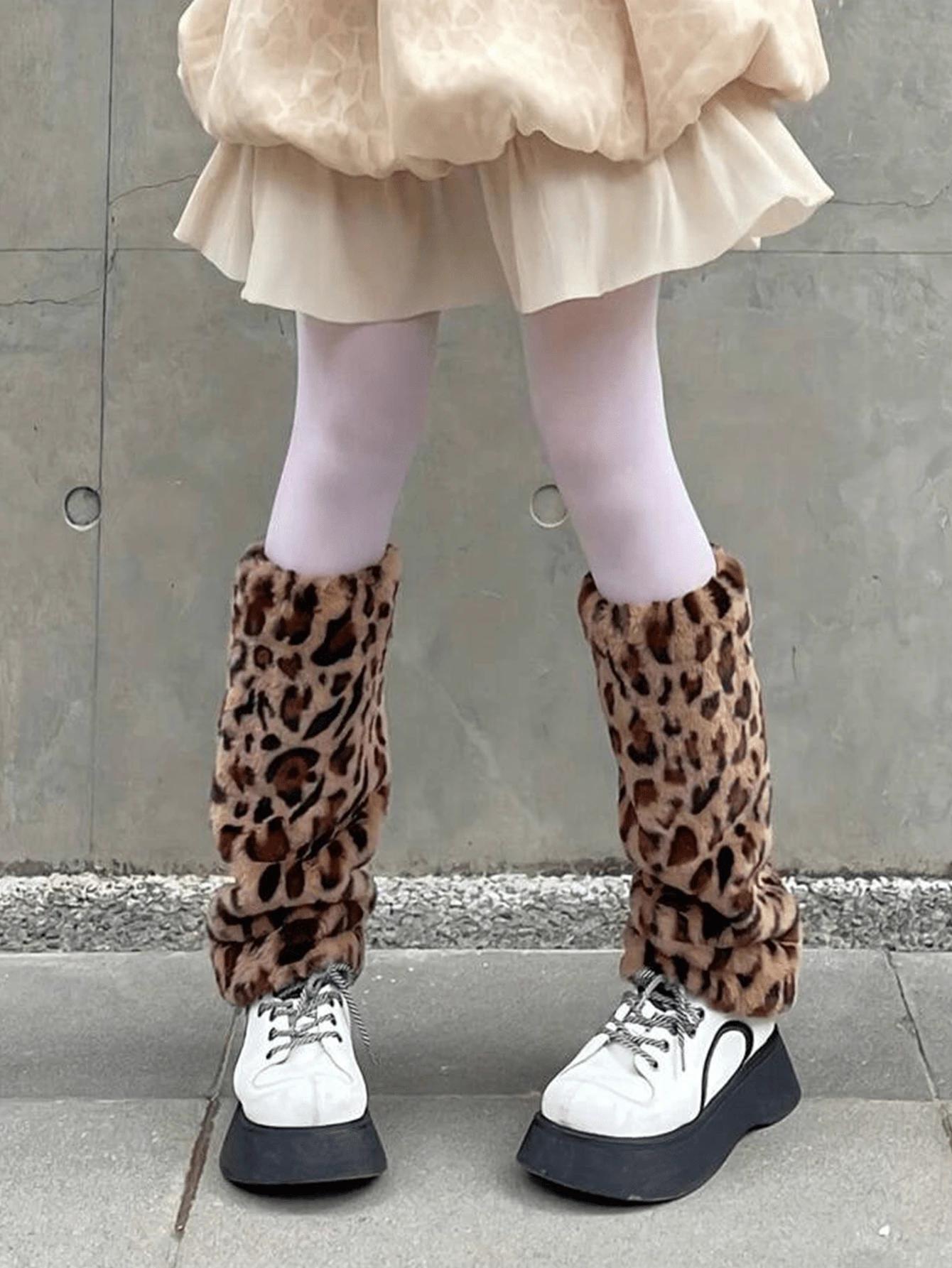 OCIEPLACZE NA NOGI animal print
