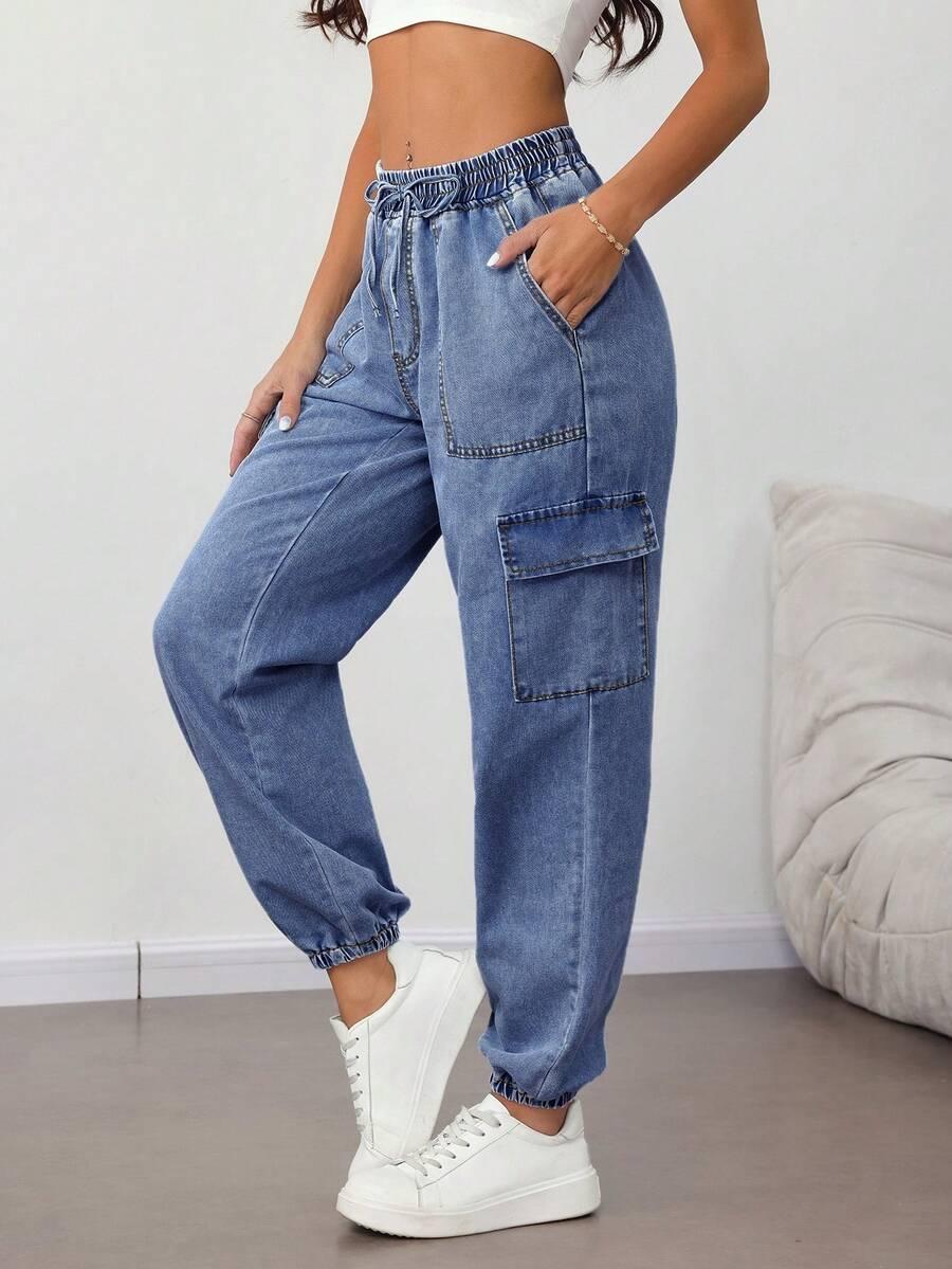 niebieskie spodnie jeans