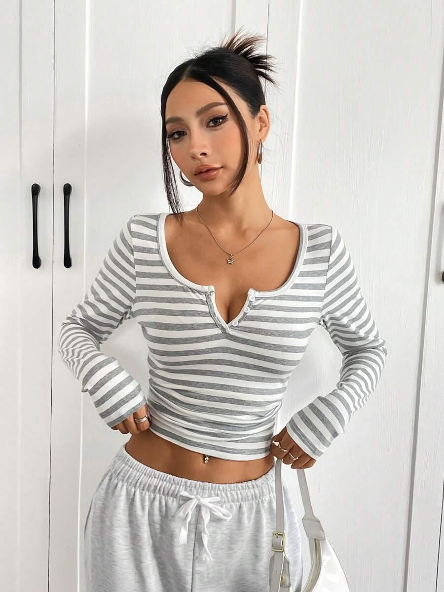 SZARY TOP W PASKI