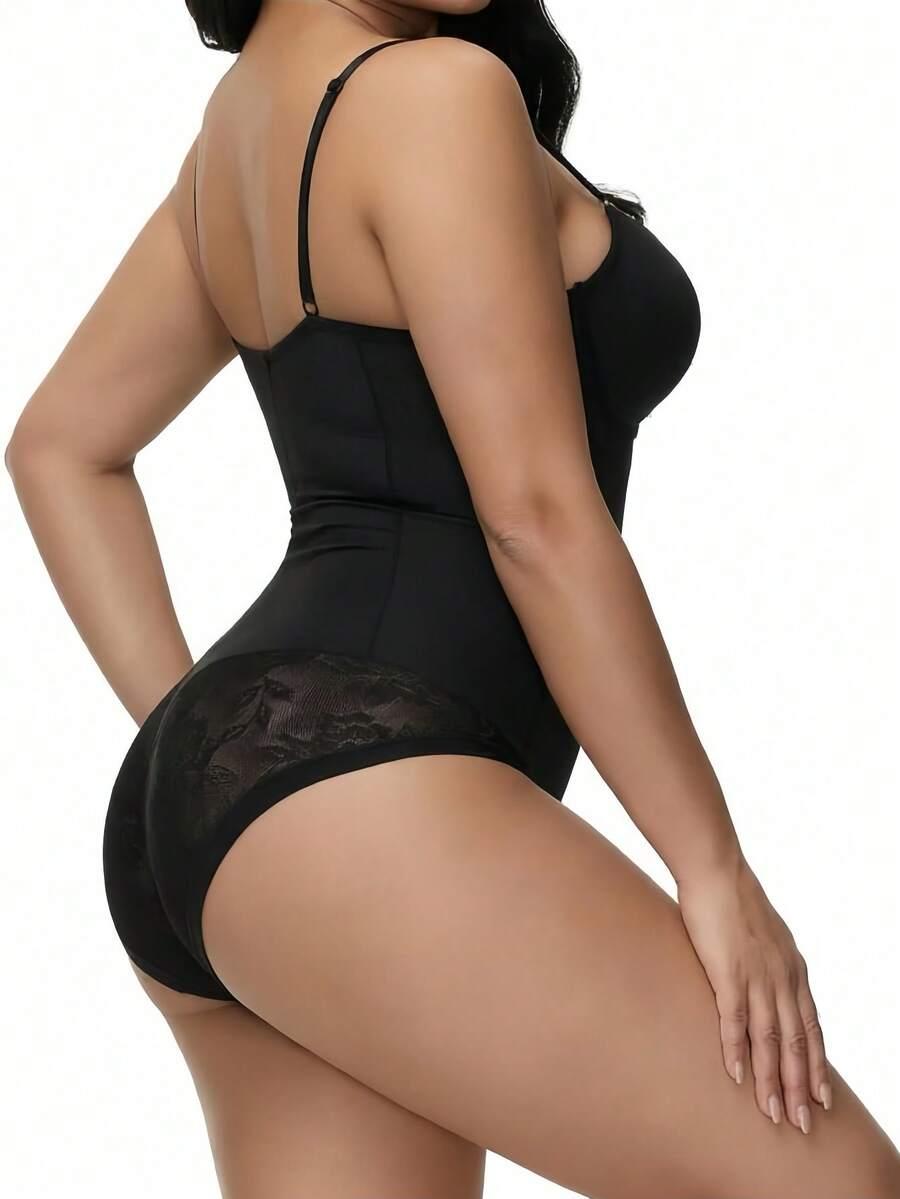czarne body modelujące koronka ramiączka