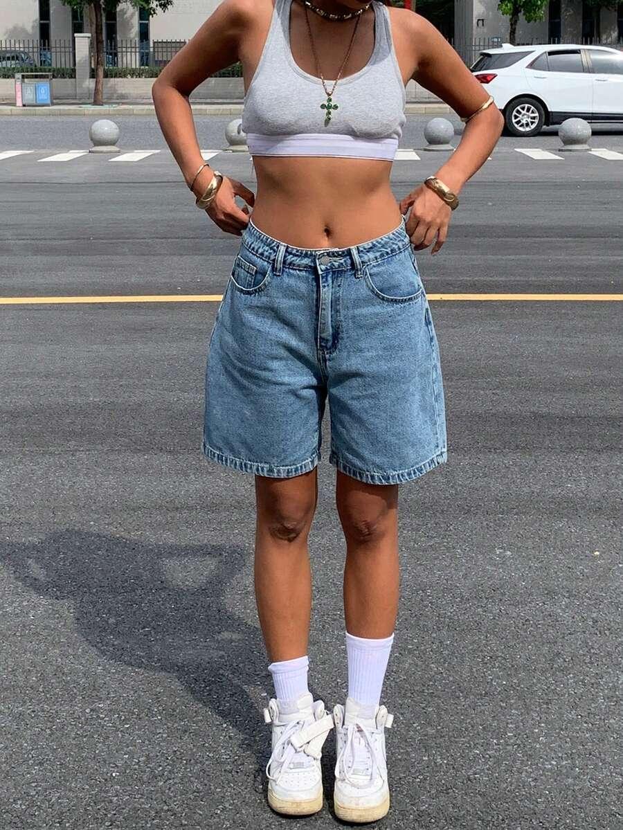 niebieskie jeansowe spodenki