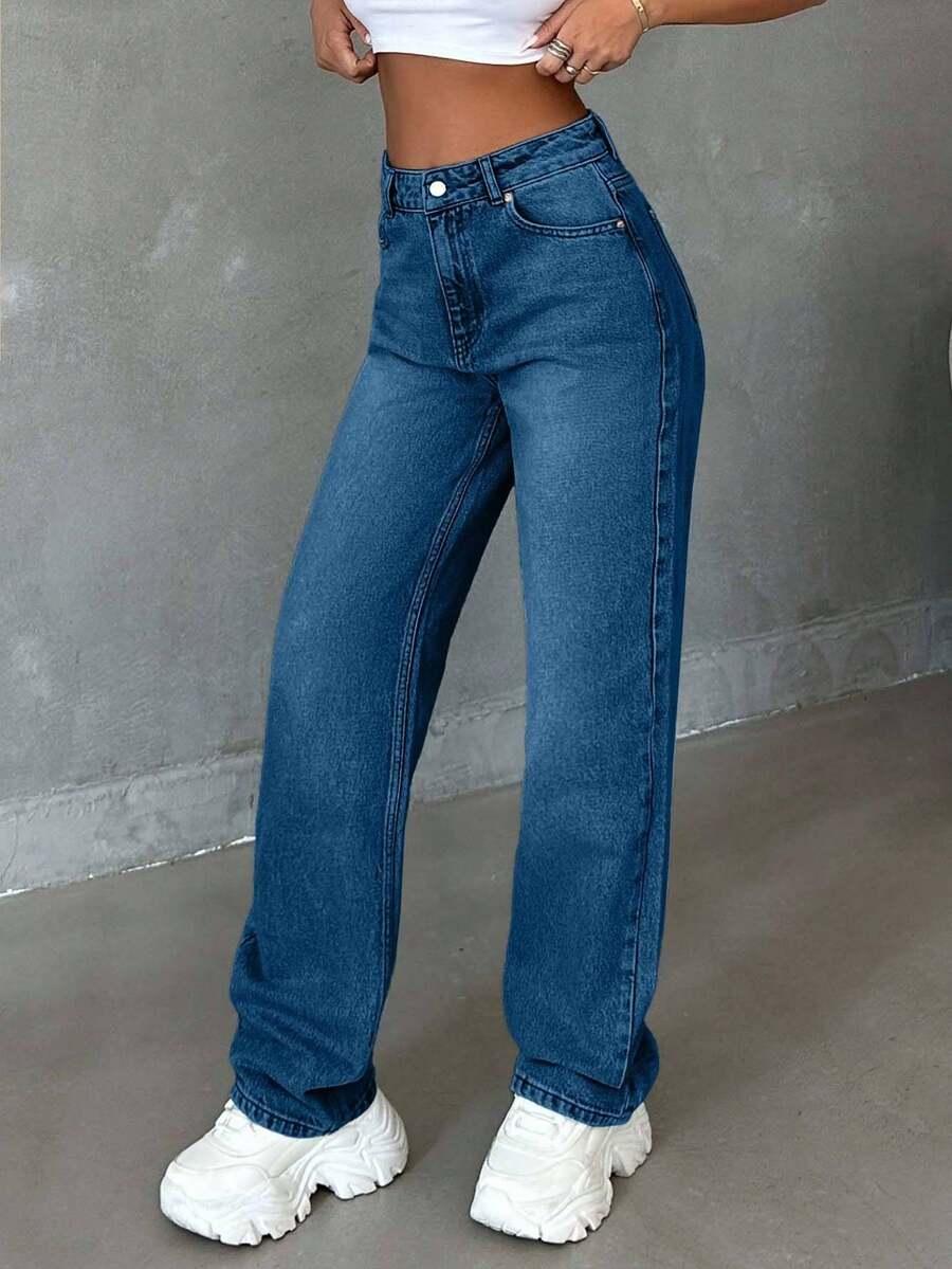 niebieskie spodnie jeans 