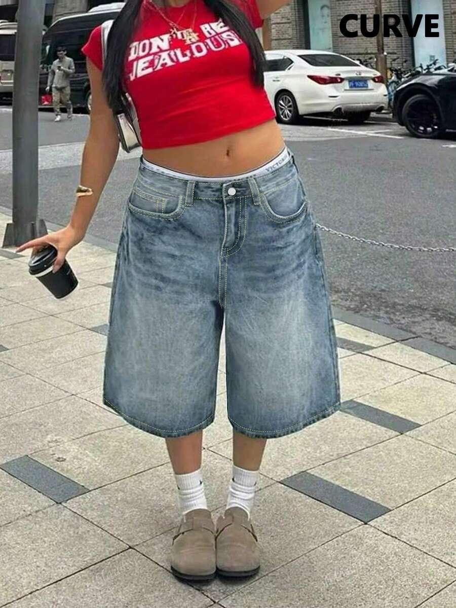 niebieskie spodenki jeans 