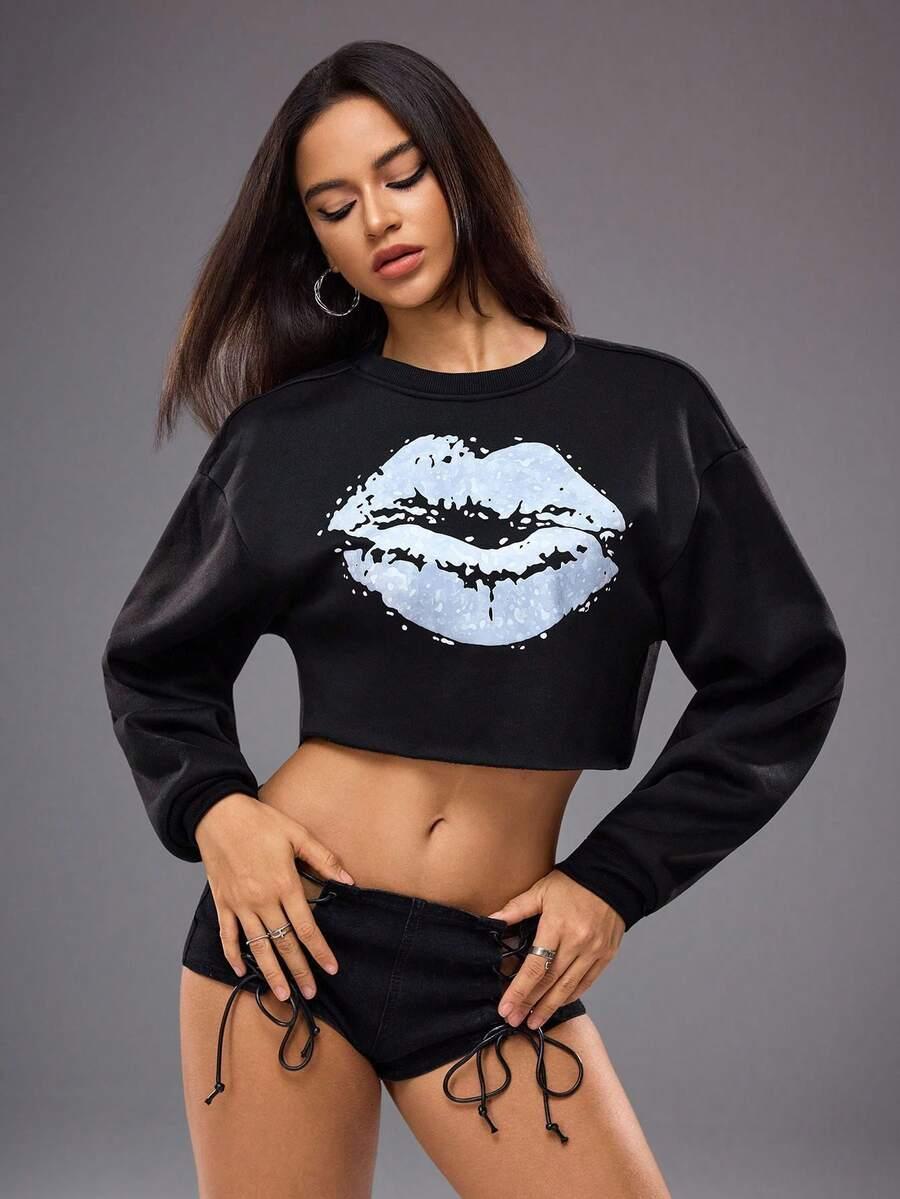 KRÓTKA BLUZA Z NADRUKIEM