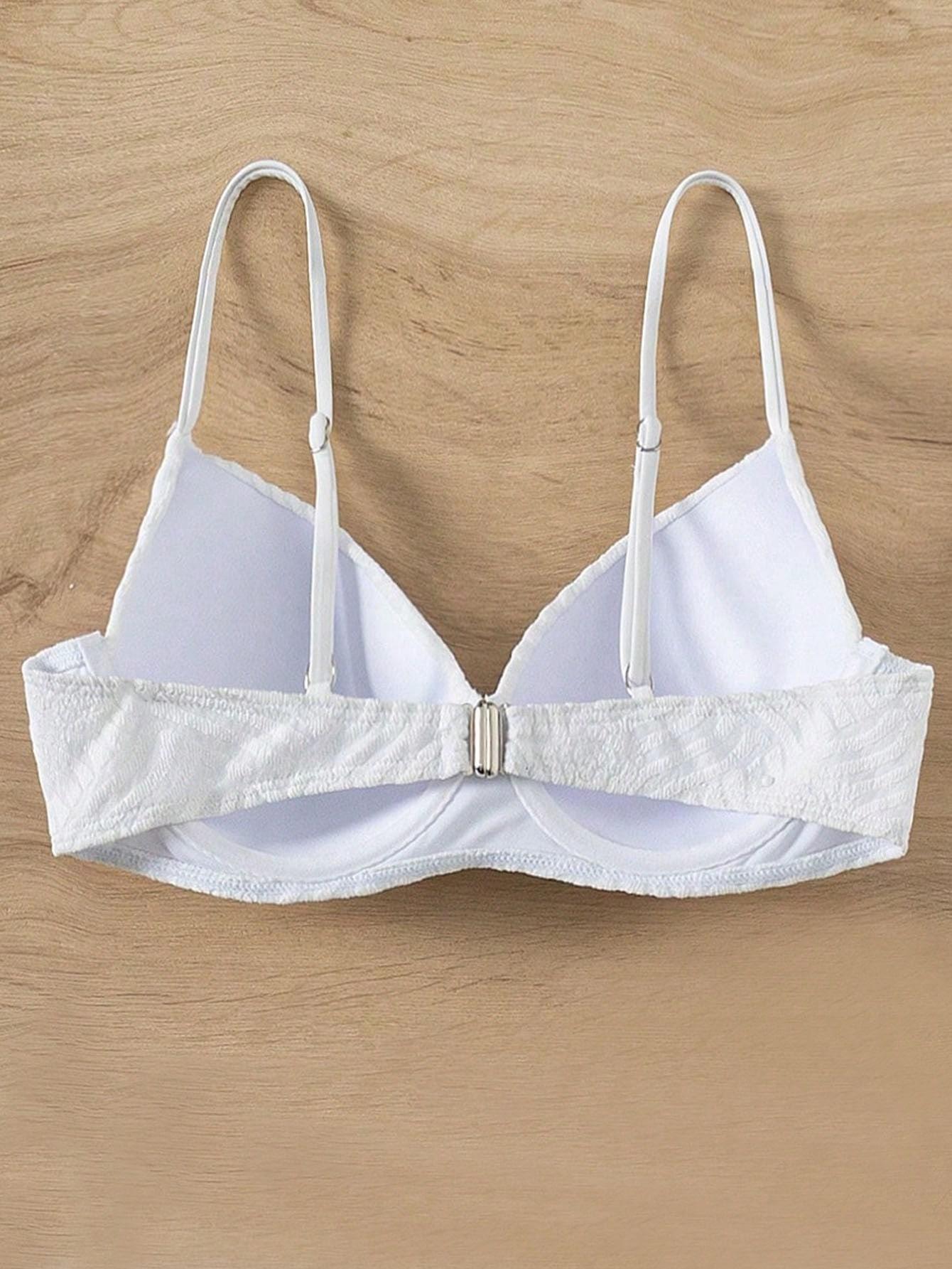 biała góra od bikini