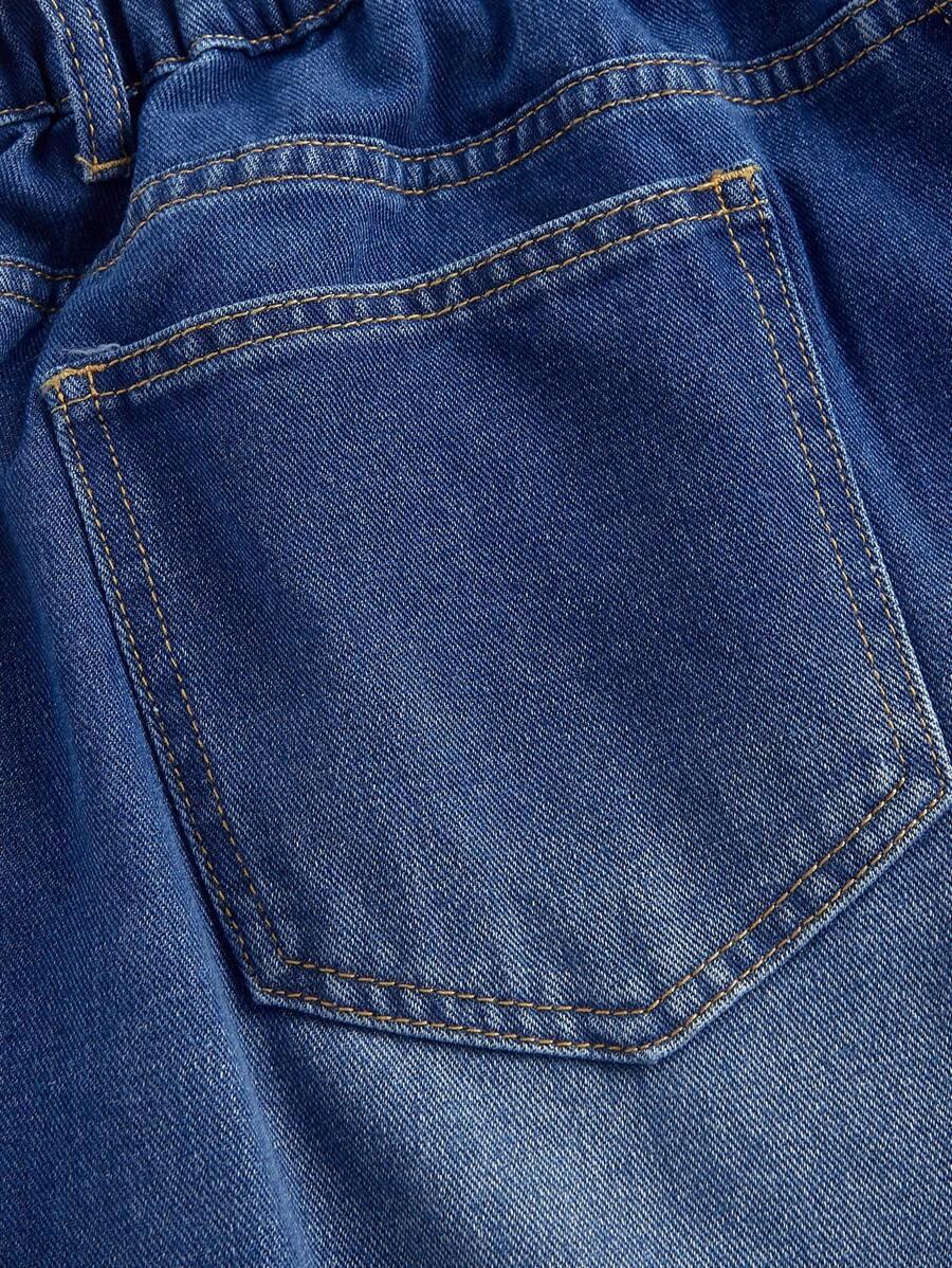 granatowe spodnie jeans