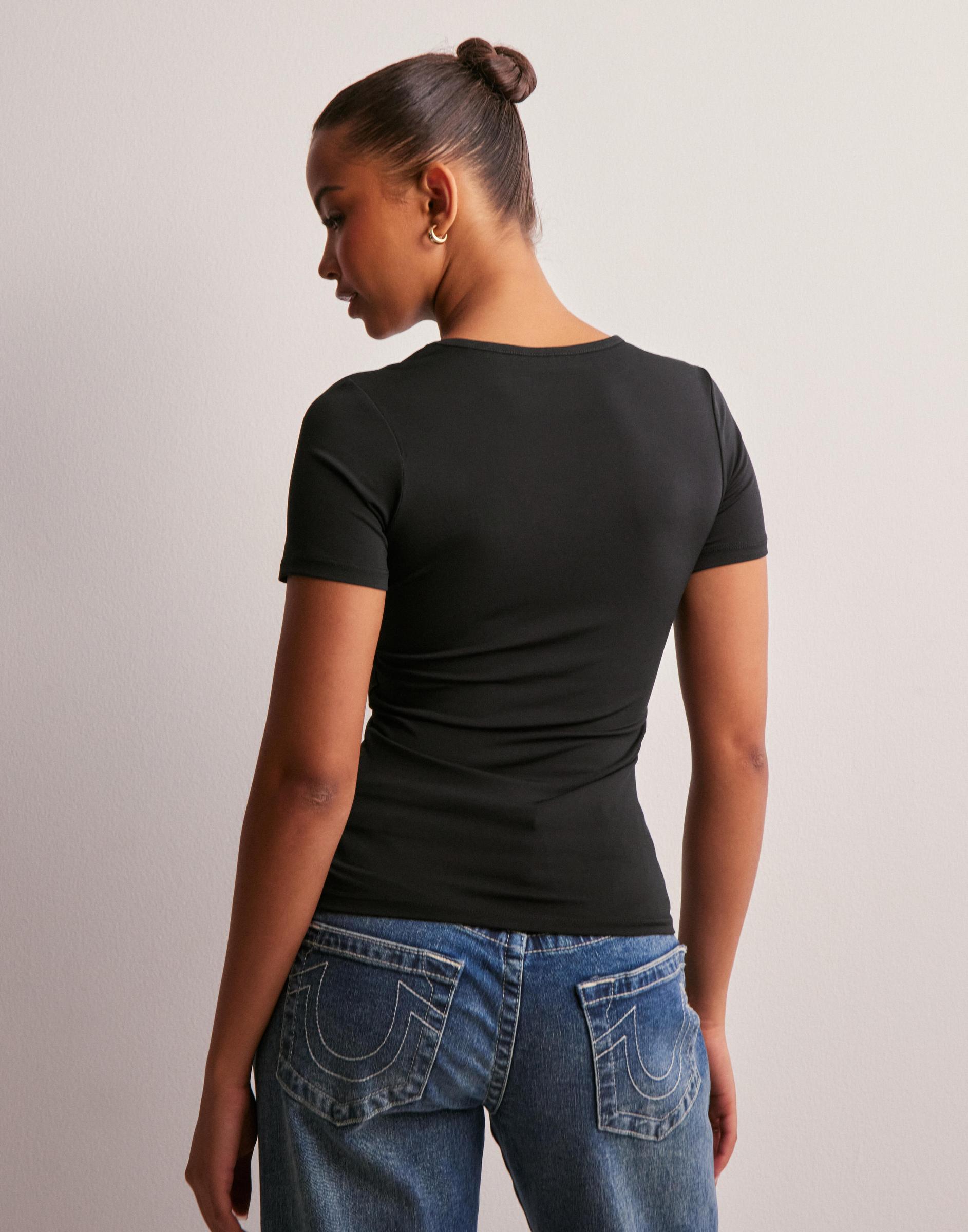 czarny dopasowany t-shirt basic