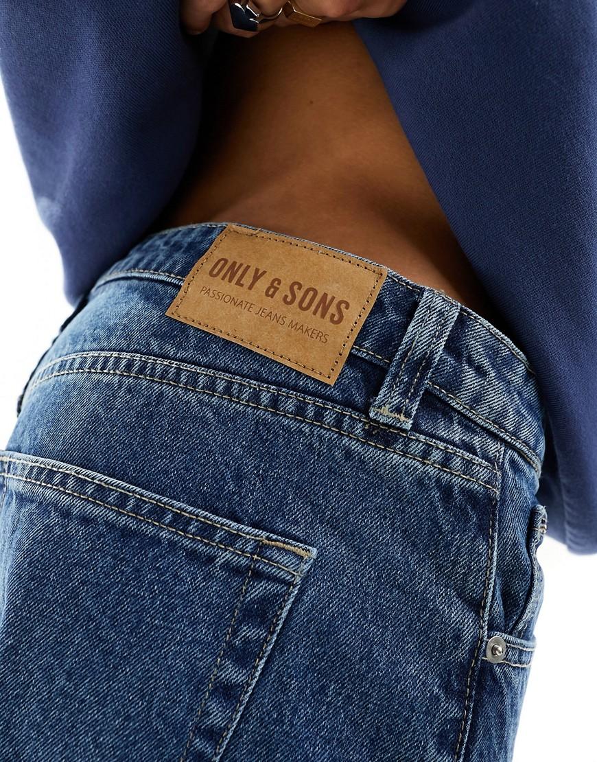 granatowe spodnie jeansowe prosta nogawka 