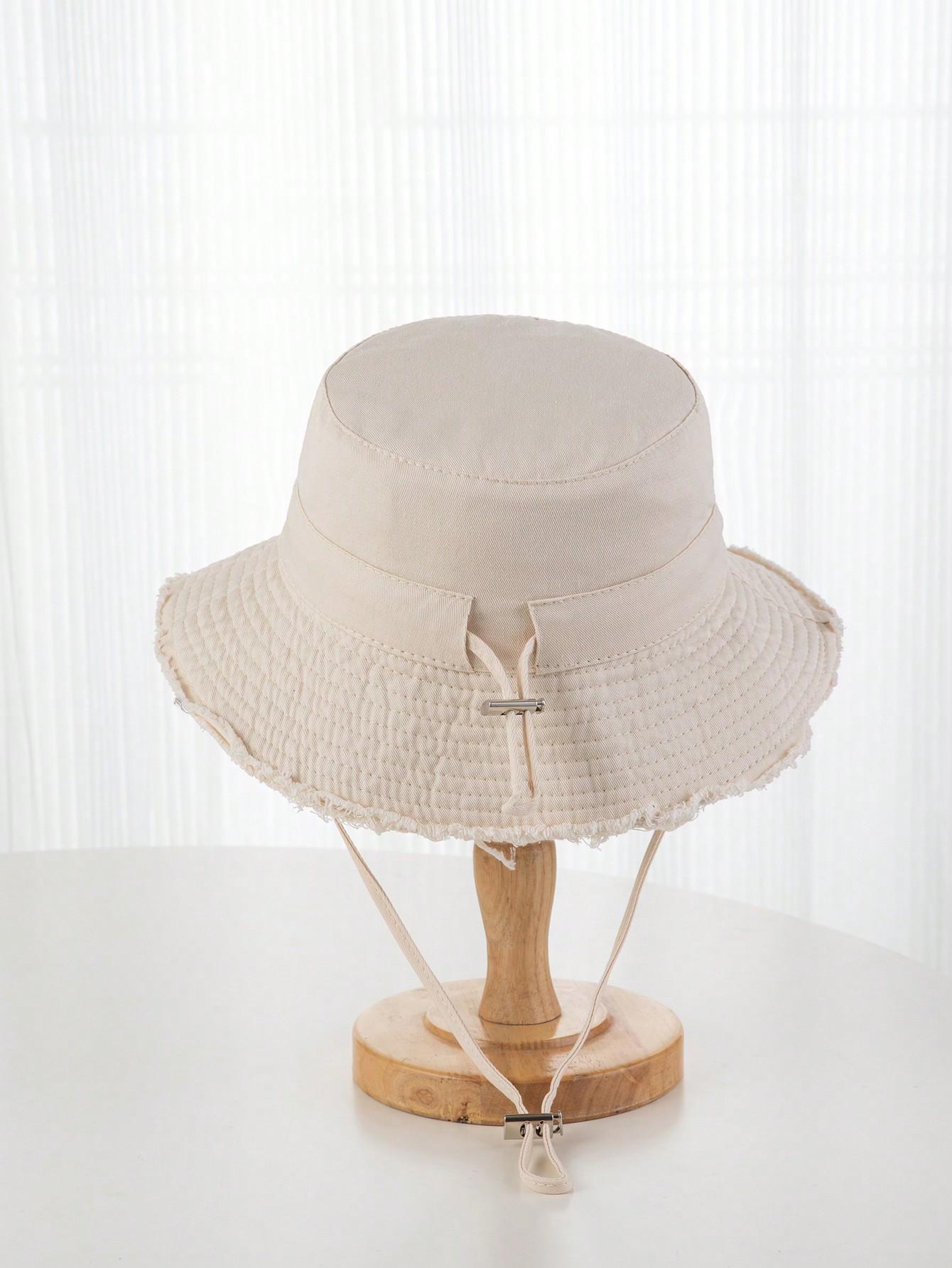 beżowy kapelusz bucket