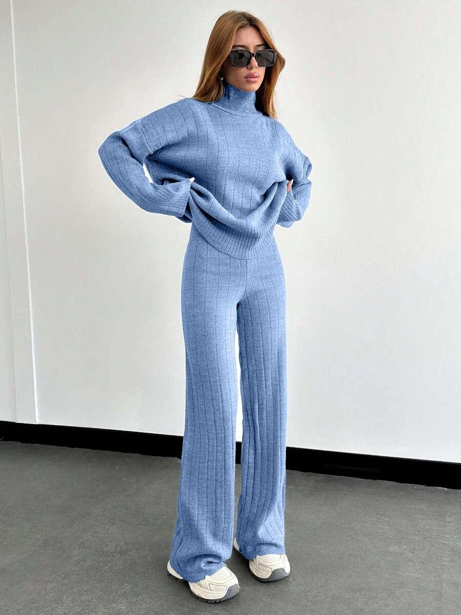 niebieski dzianinowy sweter spodnie komplet 