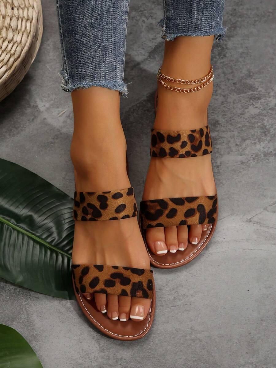 wsuwane klapki animal print