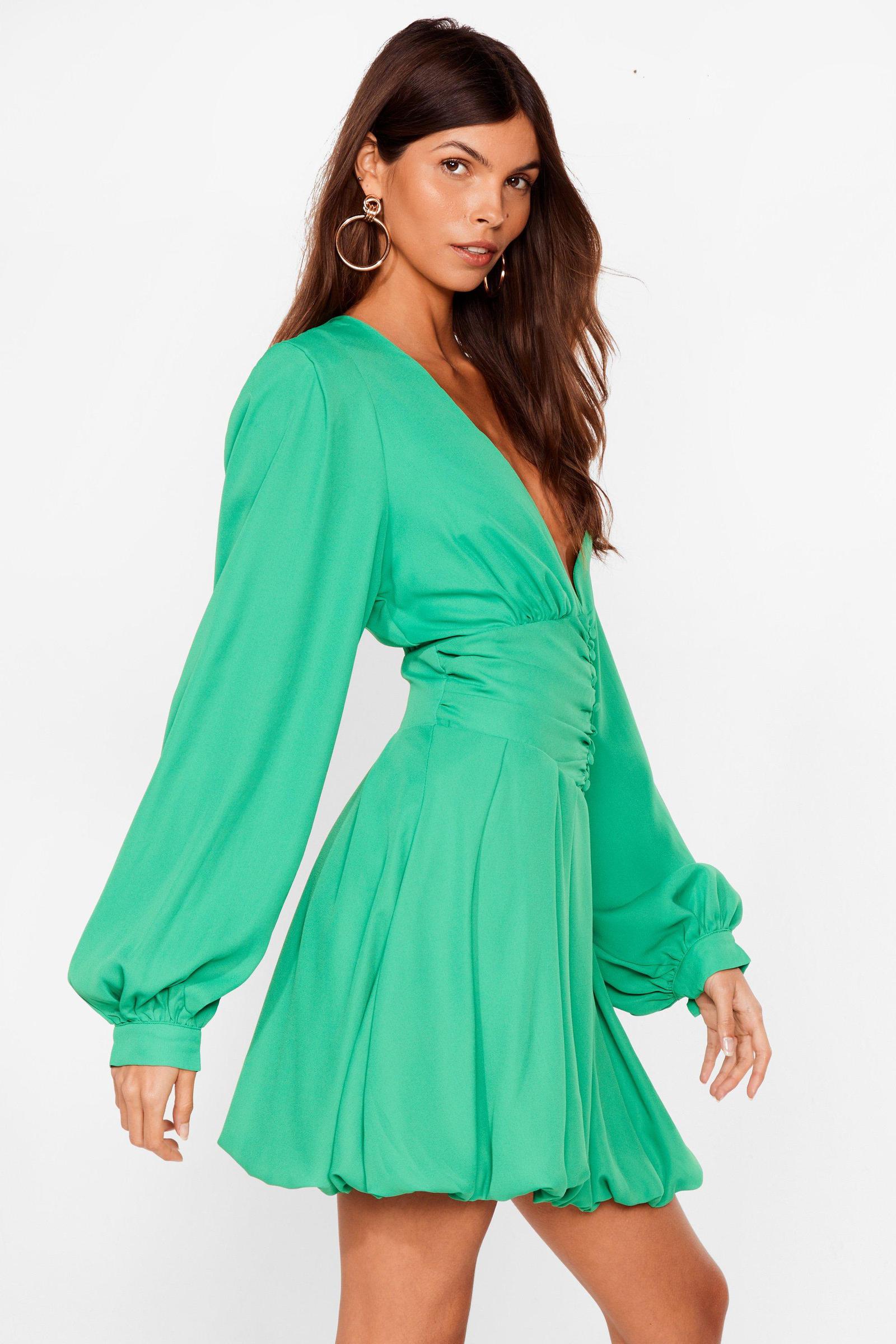 mini sukienka długi rękaw v neck