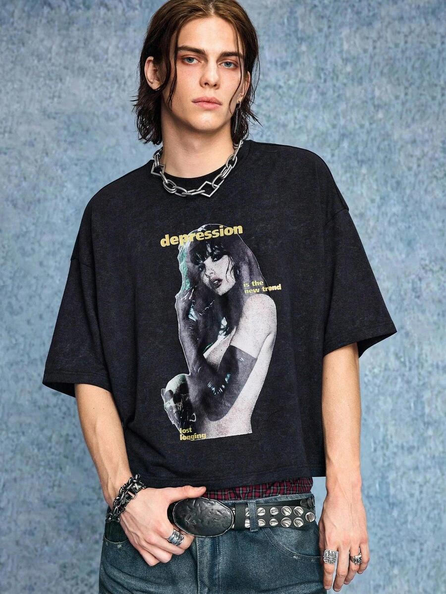 LUŹNY T-SHIRT Z NADRUKIEM