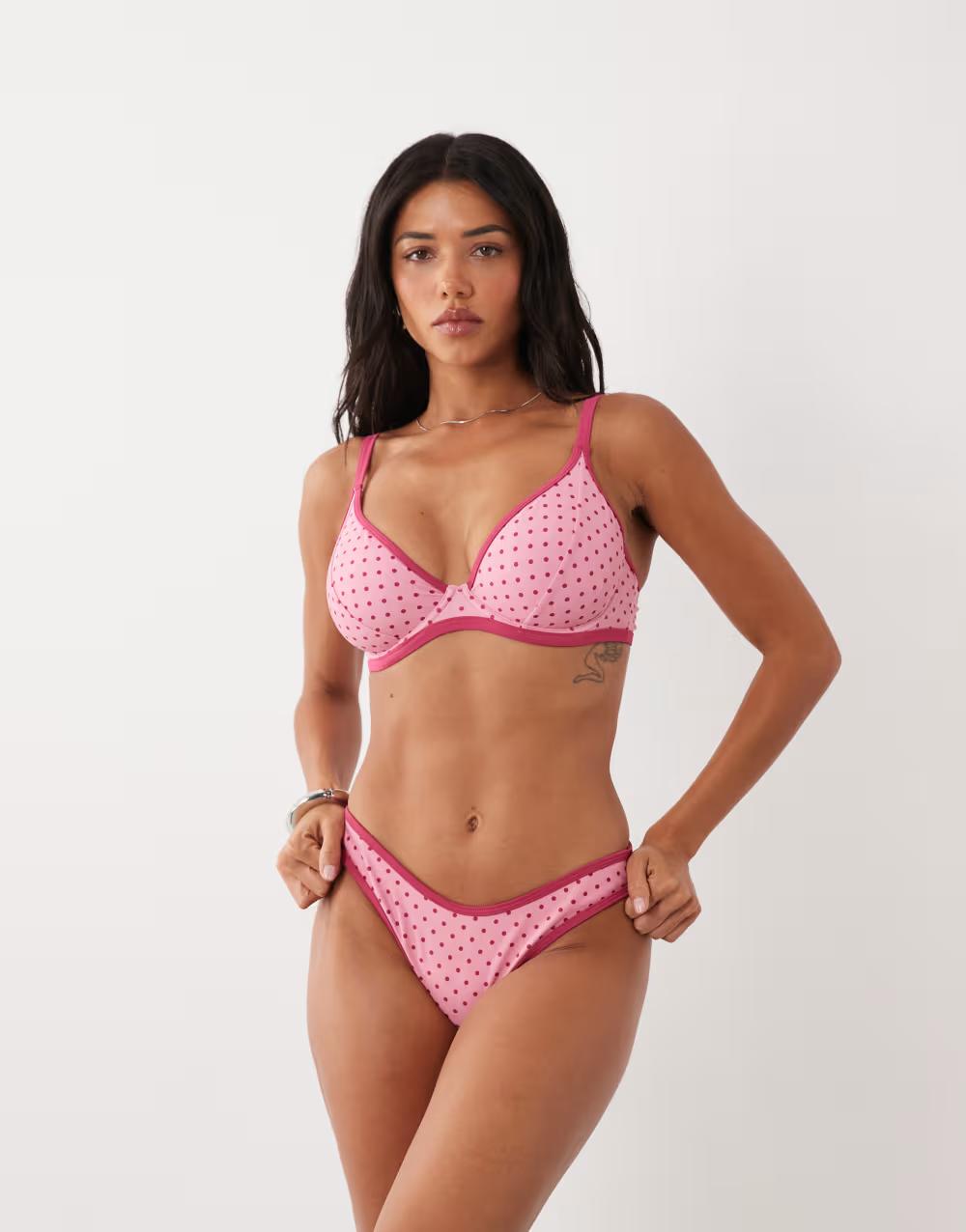 różowy dół od bikini wzór groszki