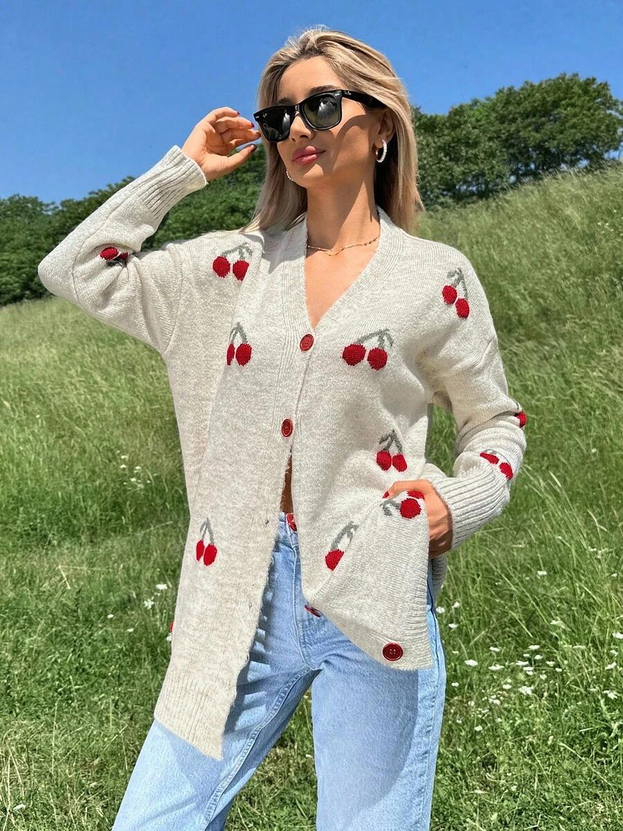 BEŻOWY DZIANINOWY SWETER WZÓR WIŚNIE 