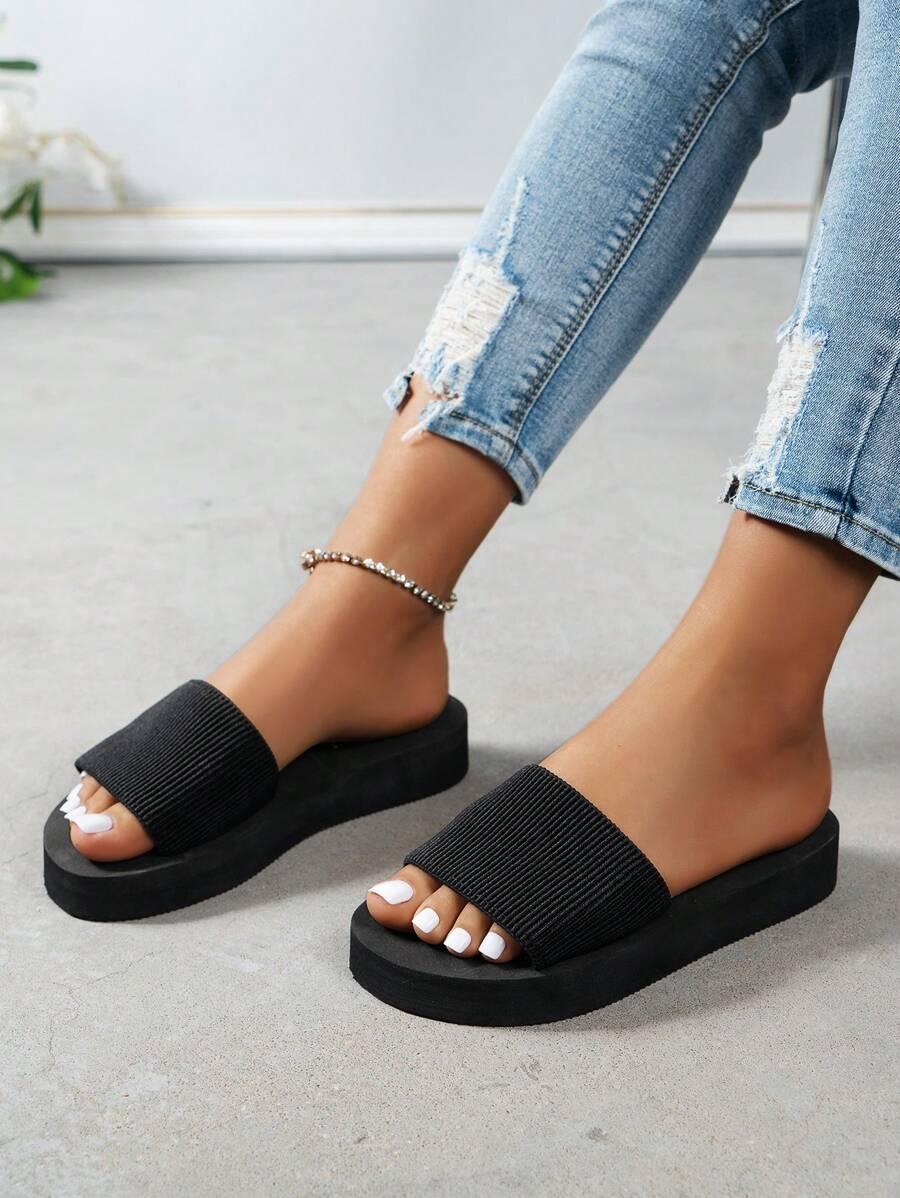 czarne klapki casual