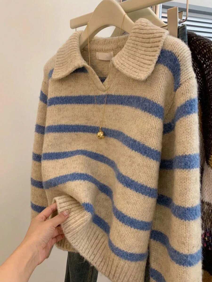 BEŻOWY SWETER PRINT PASKI 