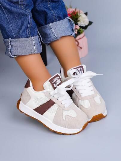 sznurowane buty sportowe 