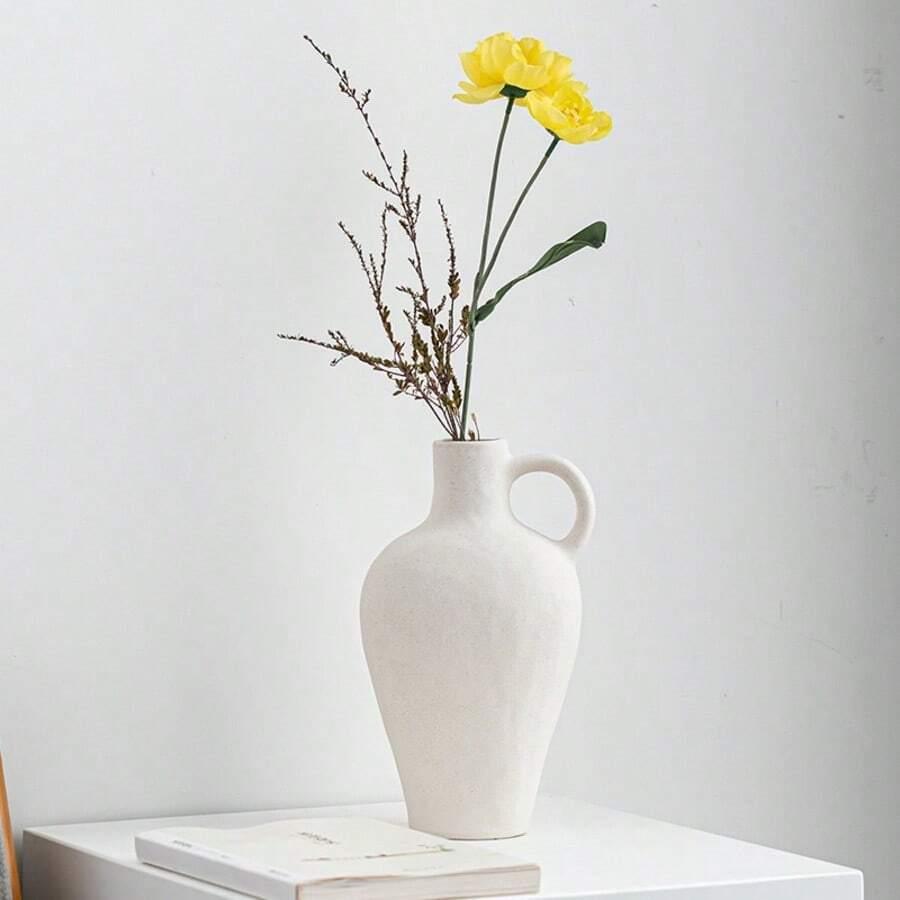 ceramiczny wazon na kwiaty 