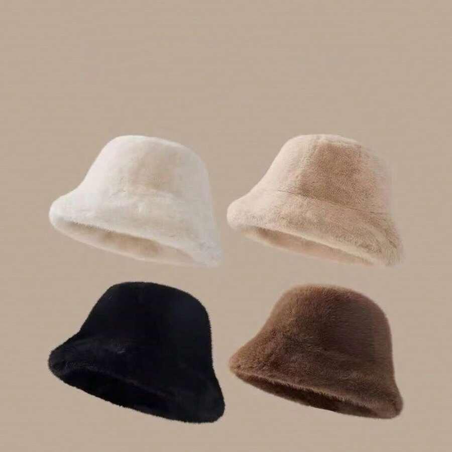 biała czapka zimowa bucket