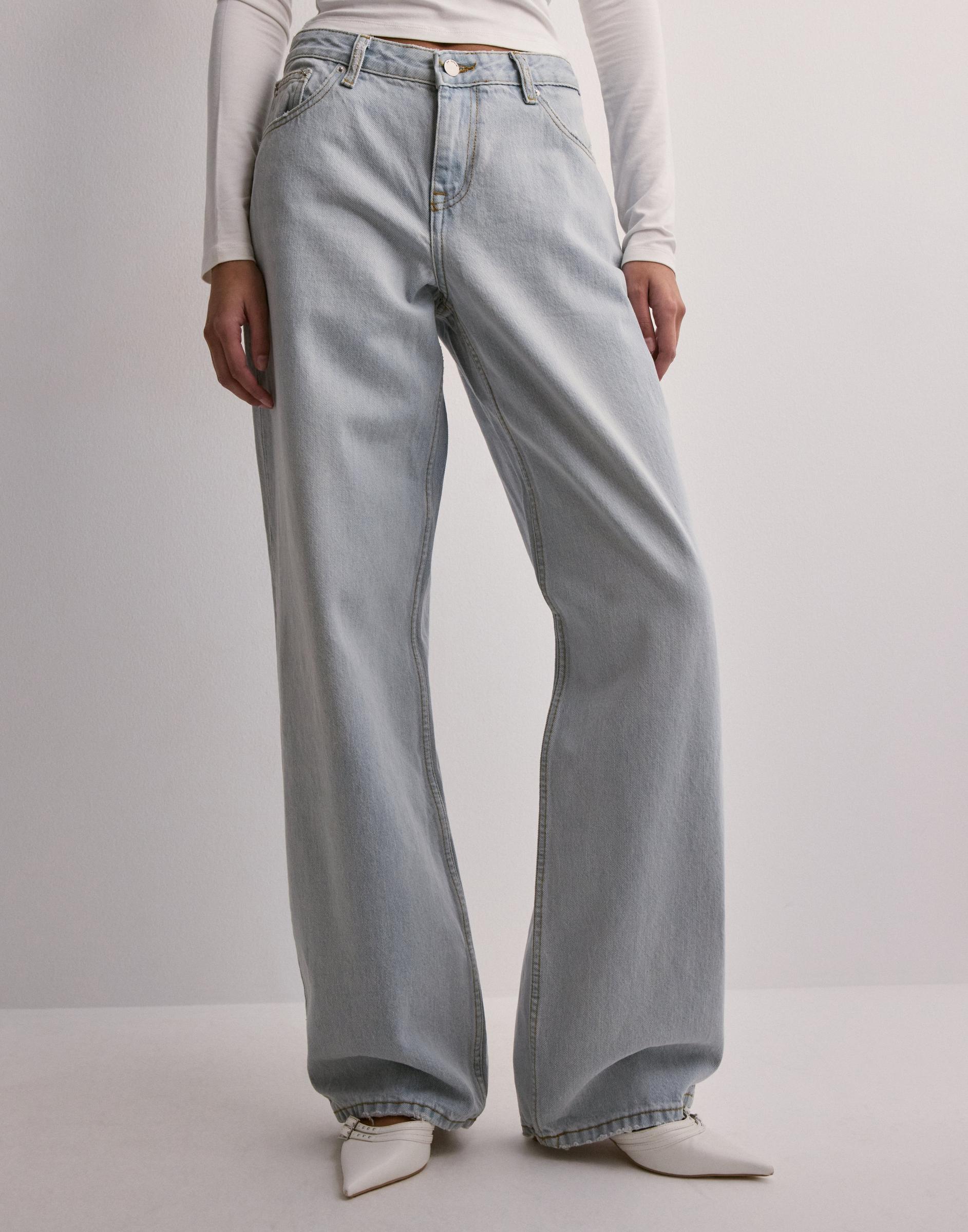 szerokie spodnie jeans