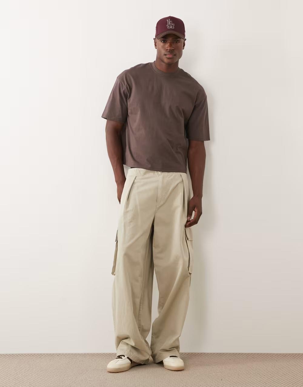 brązowy t-shirt oversize okrągły dekolt