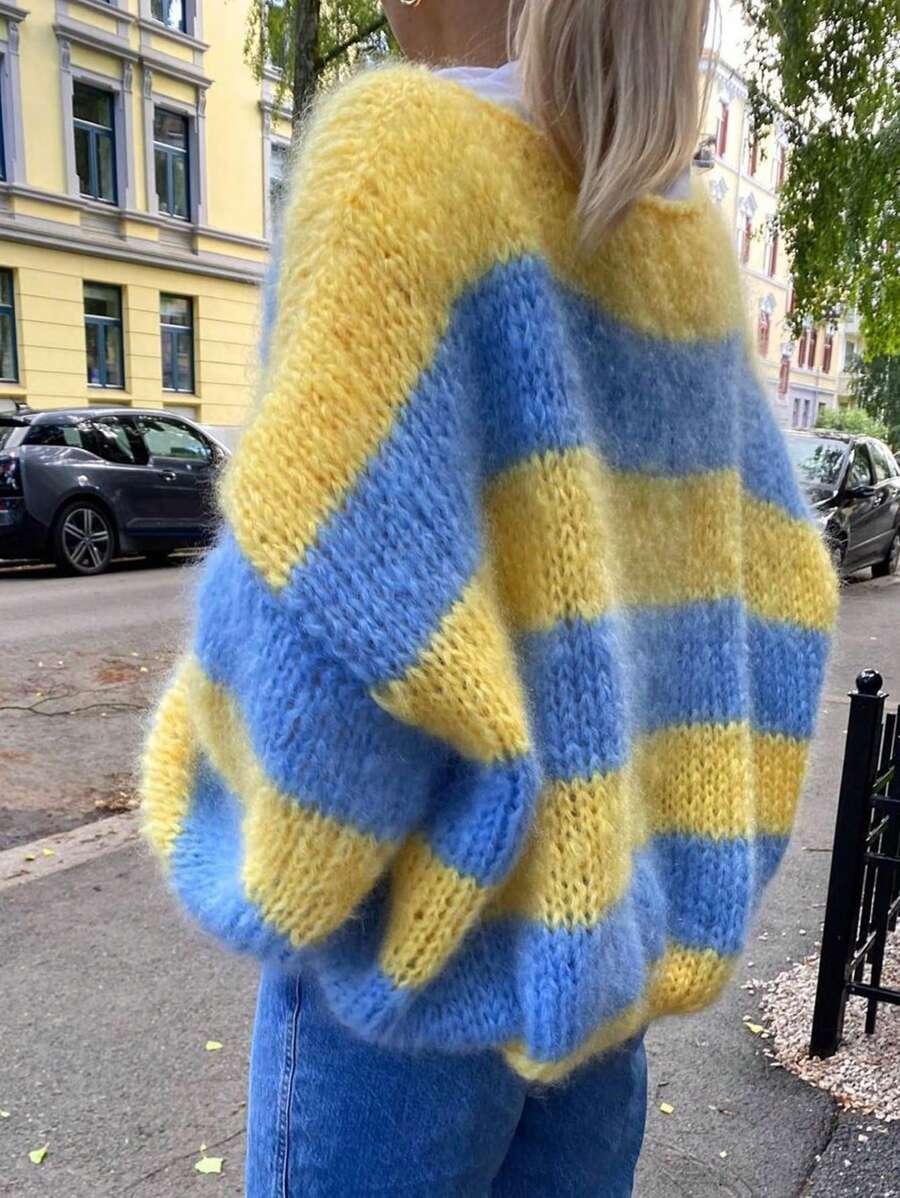 SWETER W PASKI