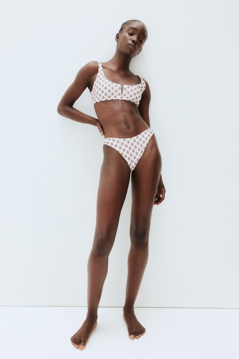 kremowy dół od bikini wzór 