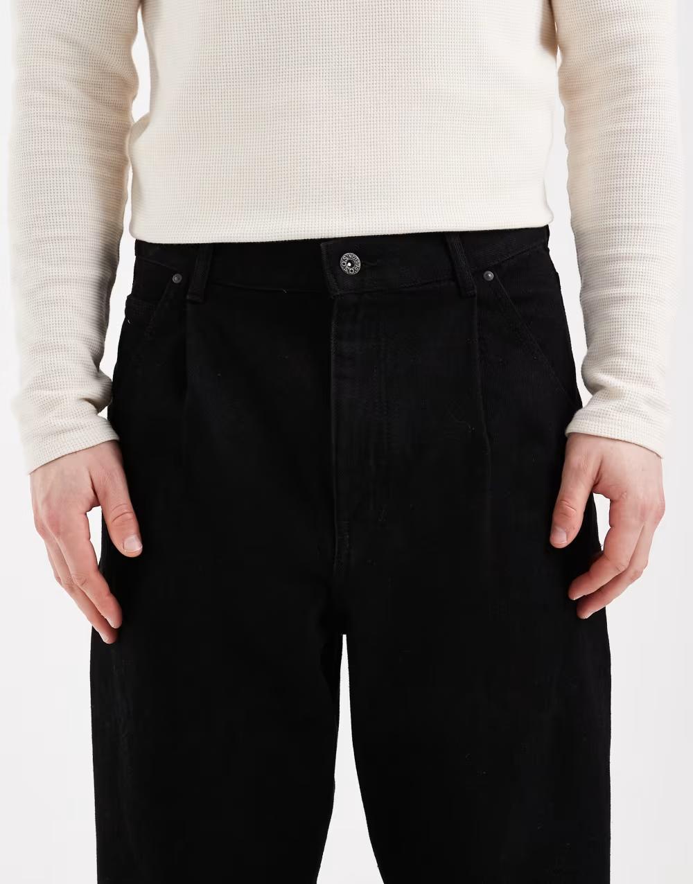 czarne spodnie jeans zamek