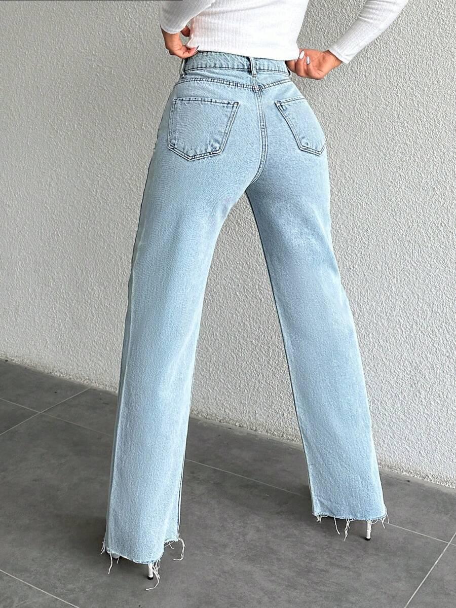 niebieskie spodnie jeans 