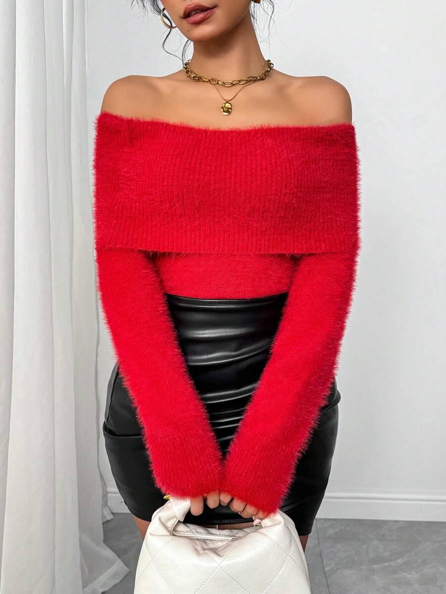 CZERWONY SWETER ODKRYTE RAMIONA